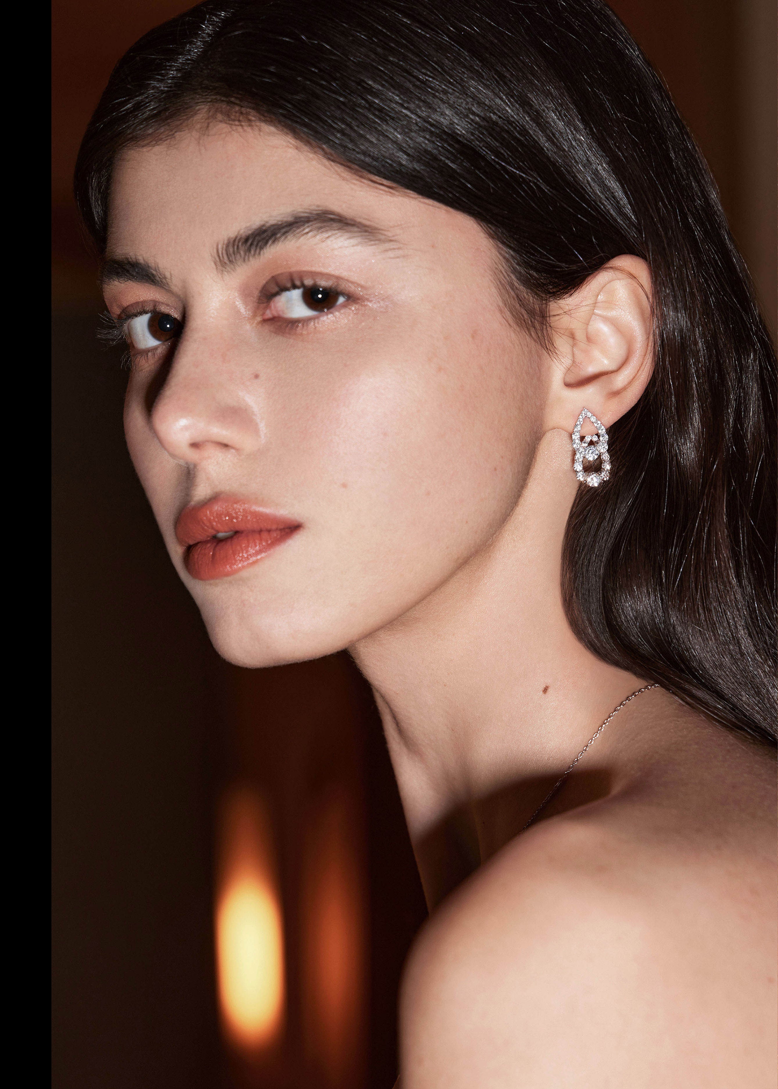 أقراط الطبقتين بشكل قطرة الماء