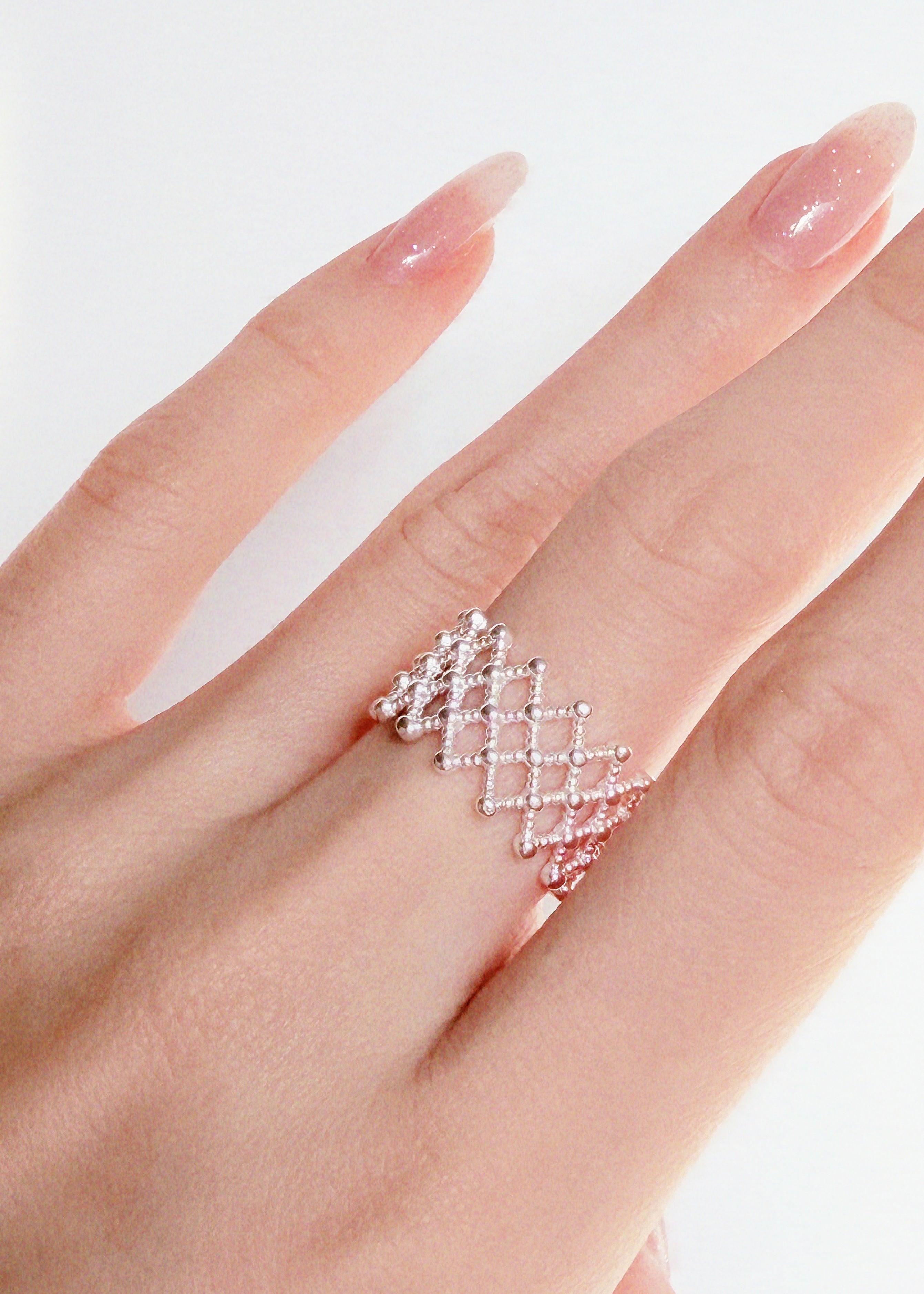 「Close to Skin」 Interlaced Mesh Open Ring